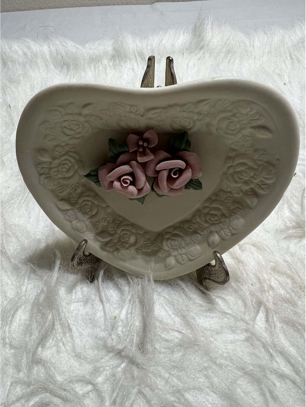 Estate Manor Genuine Porcelain Heart with Pink Roses & Stand